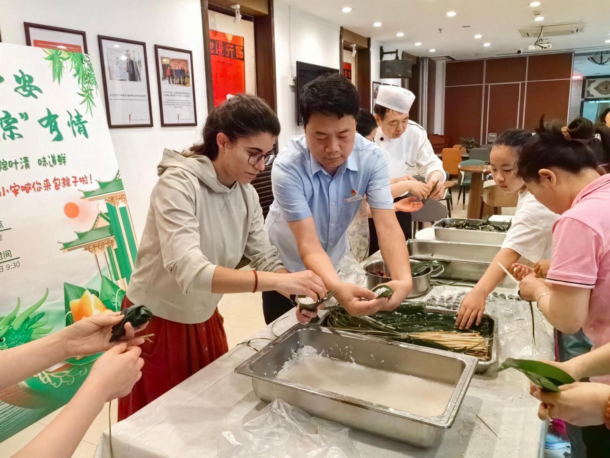 Zhong An Hotel Beijing Former Residence Of Journalist Edgar Snow -Free Laundry Service,Free Freshly Ground Coffee,Provide Tourism And Ticketing Service ,English Service ,Near Tian'Anmen Forbidden City,Wangfujing Walking Street Eksteriør billede